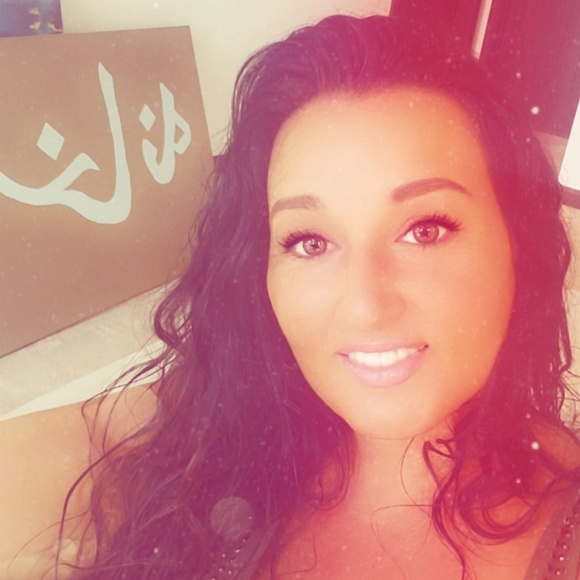 Meet your Posher, Jocelyn - Picture 1 of 1